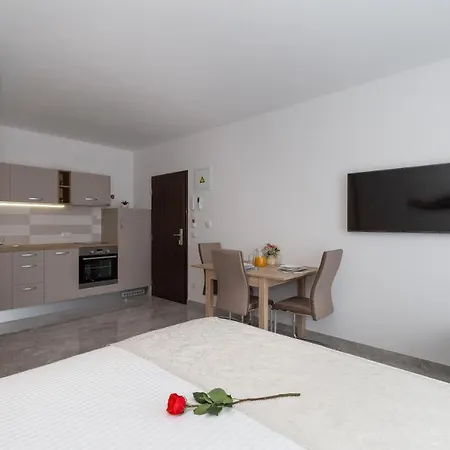 Suzana Apartament *