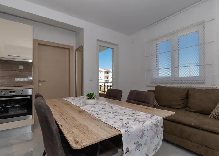 Suzana Апартаменты Биоград-на-Мору