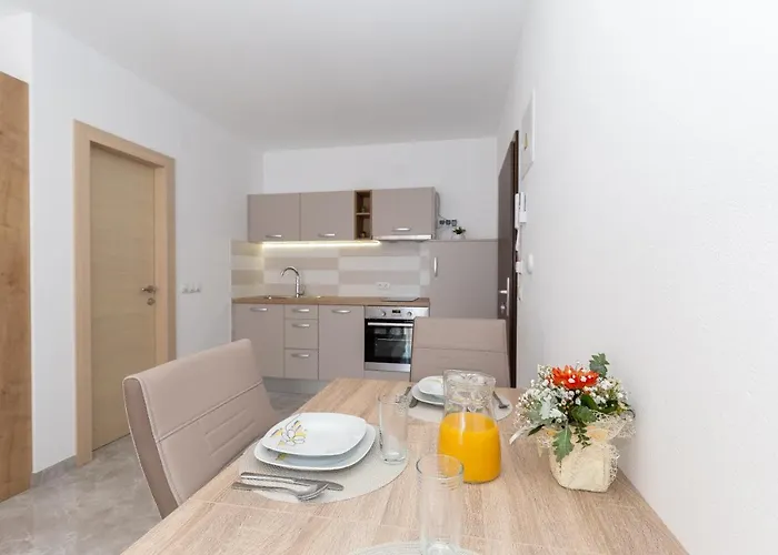 Suzana 比奥格勒·纳·莫鲁