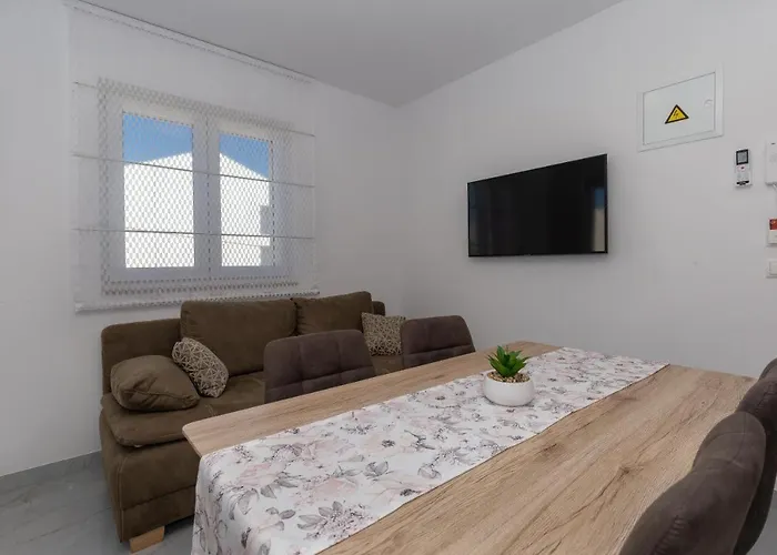 Апартаменты Suzana Биоград-на-Мору