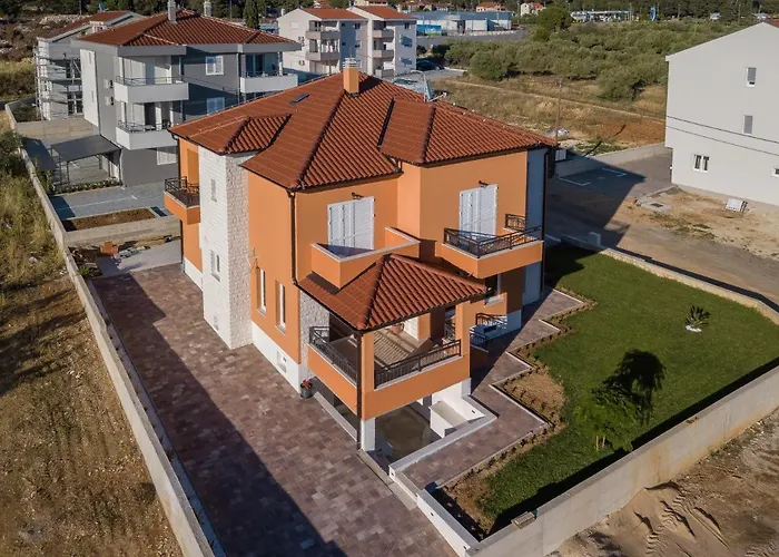 Suzana Апартаменты Биоград-на-Мору